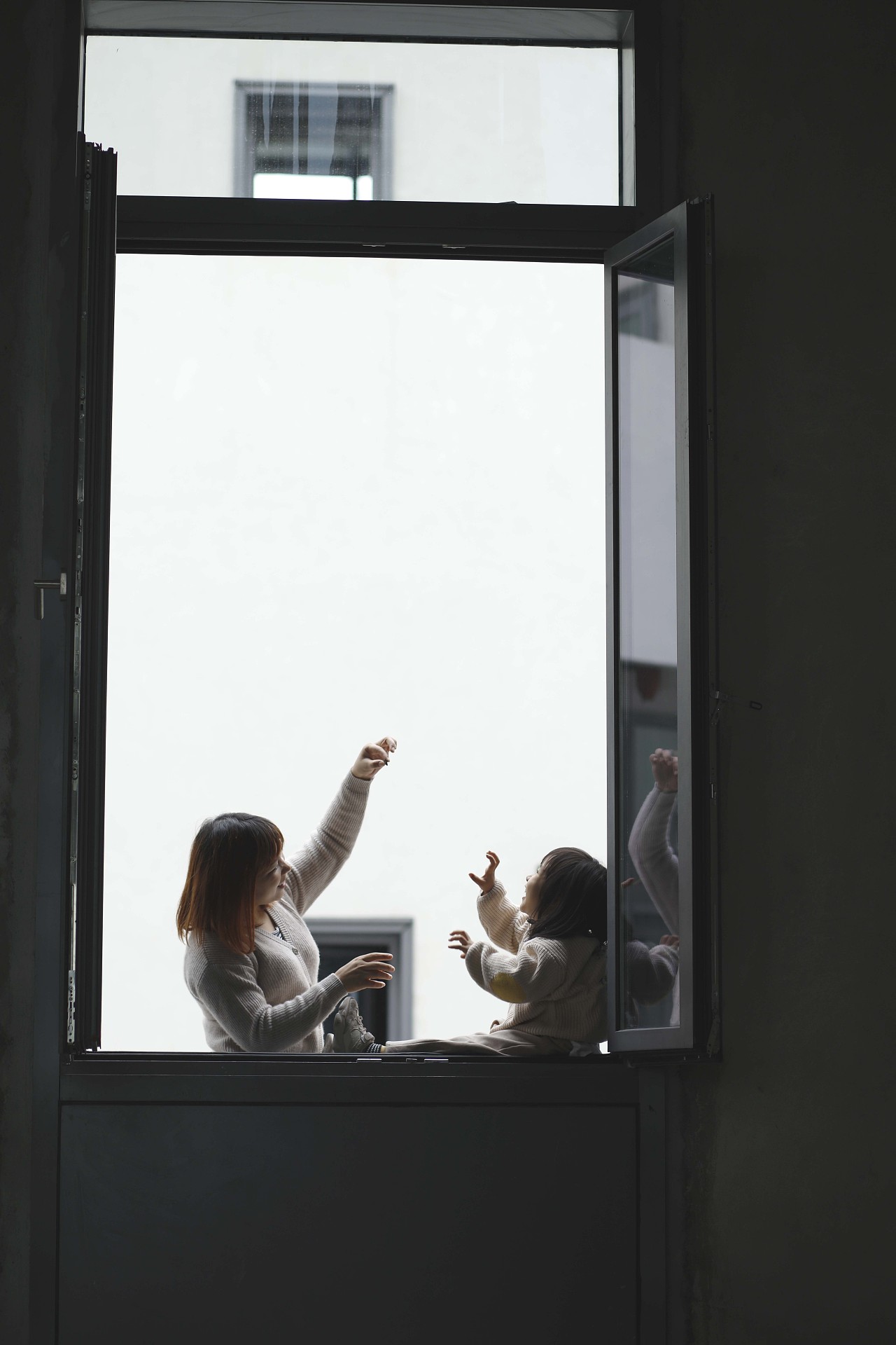 小新与大心，小女孩与大女孩（图ZMTQzNDU5NDA4） - 人像摄影 - 站酷设计师治愈系摄影师宁夏原创素材 - 站酷ZCOOL