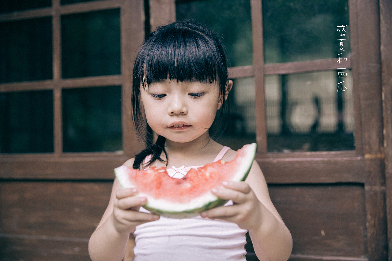 盛夏和西瓜（图ZMTY4NDI1Nzg0） - 人像摄影 - 站酷设计师一只小心晨原创素材 - 站酷ZCOOL