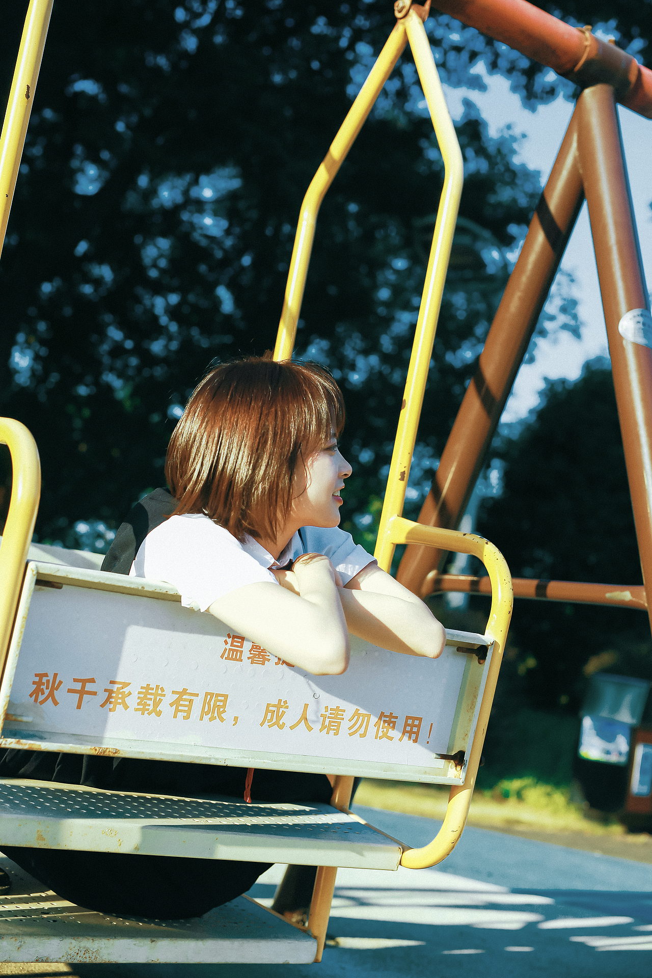 女孩的裙摆,撑的起所有温柔和盛夏