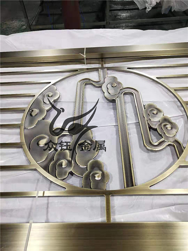 湘西厂家直供铝雕刻屏风 拉丝青古铜铝屏风（图ZMjEyNjY1NDQ0） - 家装设计 - 站酷设计师众钰金属原创素材 - 站酷ZCOOL