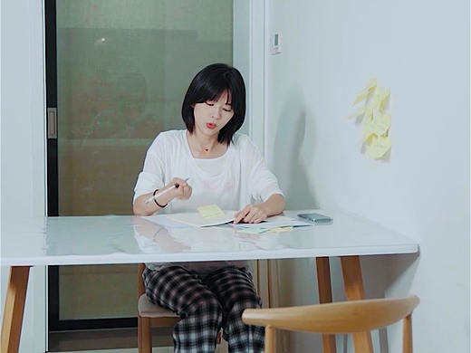 抖音【吳一斤斤】劇情廣告（個(gè)人主頁-ZNTc1NjYxOTI=） - 短片 - 站酷設(shè)計(jì)師HUANGKAIKAI原創(chuàng)素材 - 站酷ZCOOL