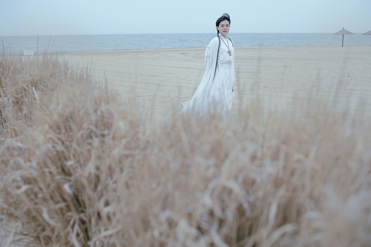 汉服古风和现代极简的结合 短发穿出汉服的帅气