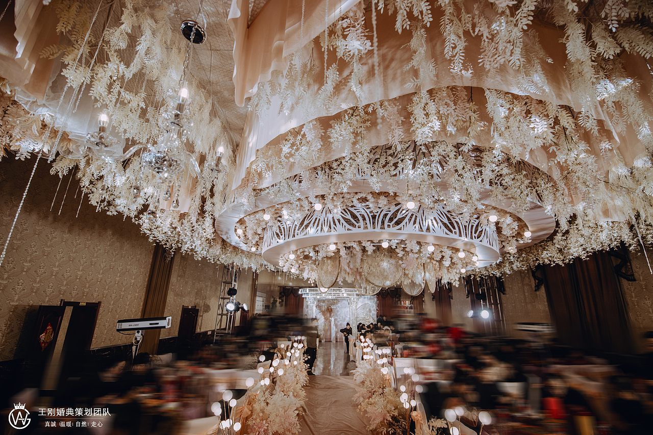 香槟色婚礼 — Le Roy Soleil