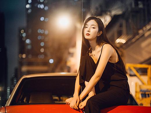喧嚣的城市里我们都很孤独