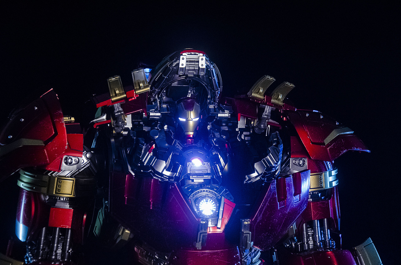 hottoys 钢铁侠 反浩克装甲 复仇者联盟2