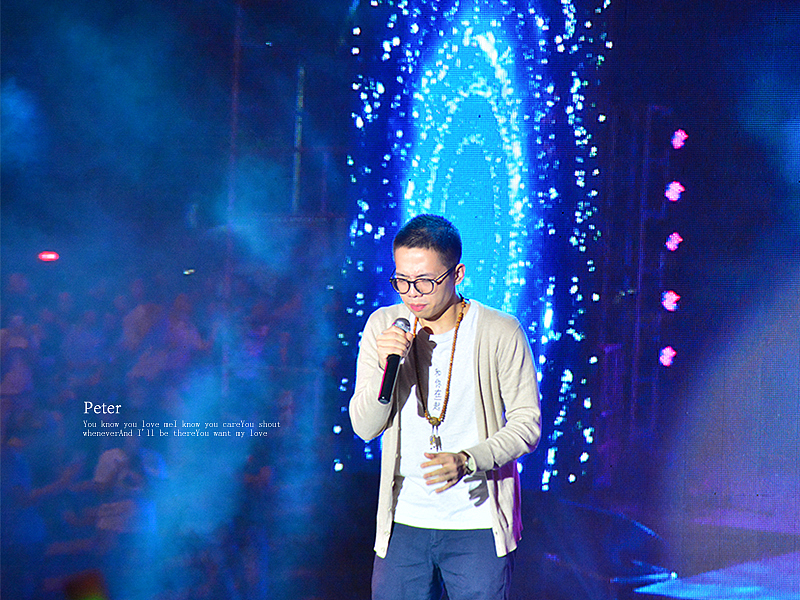 深圳聚星好声音第一季决赛现场摄影跟拍拍照演唱会现场我是歌手明星拍照话筒麦克风bbs麦克风话筒舒尔夜景