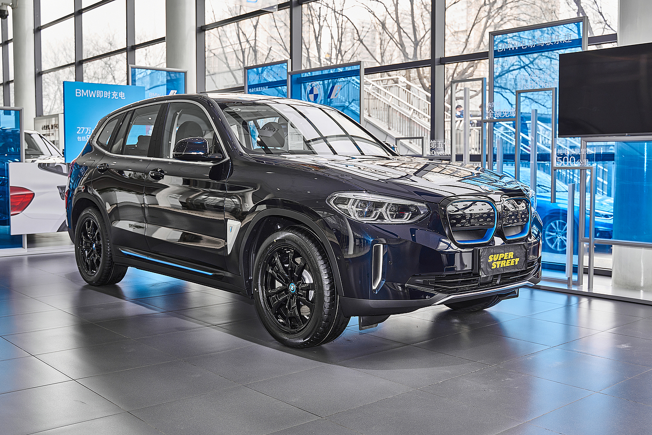 探店拍车-宝马iX3 澎湃i动力 第五代BMW eDrive新科技