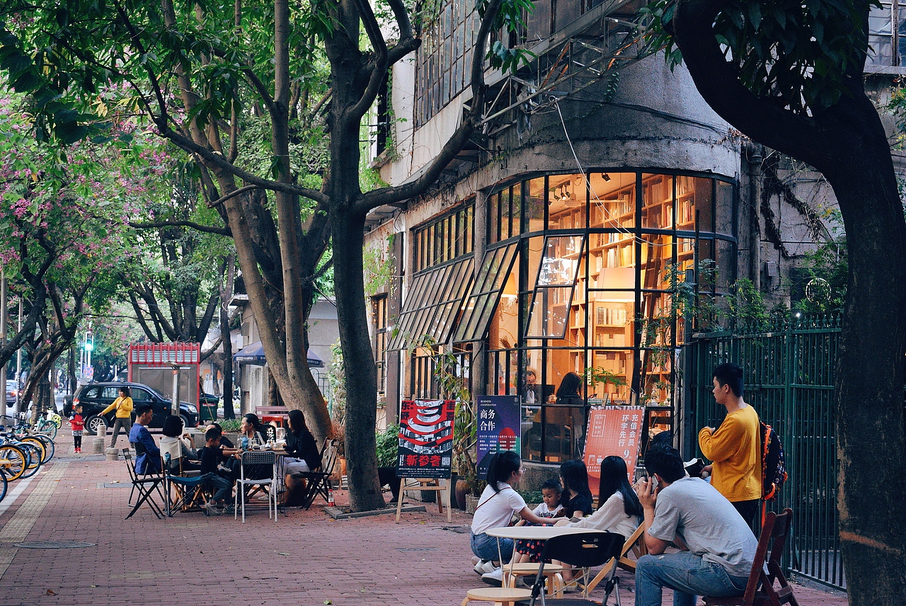 一家旧屋改造的文艺书店#佛山最美书店#