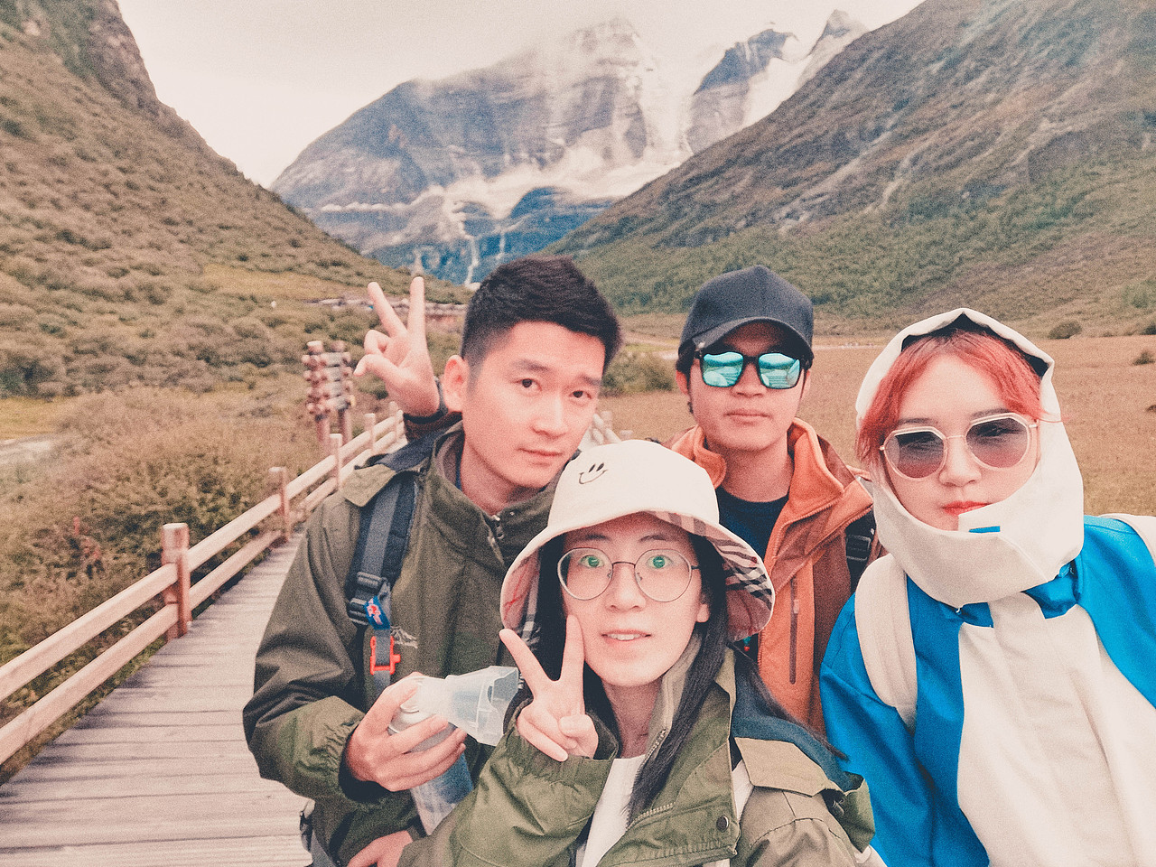 稻城，We Coming！（图ZMjI1MzgwMzcy） - 人文/纪实摄影 - 站酷设计师有人爱茶煲原创素材 - 站酷ZCOOL