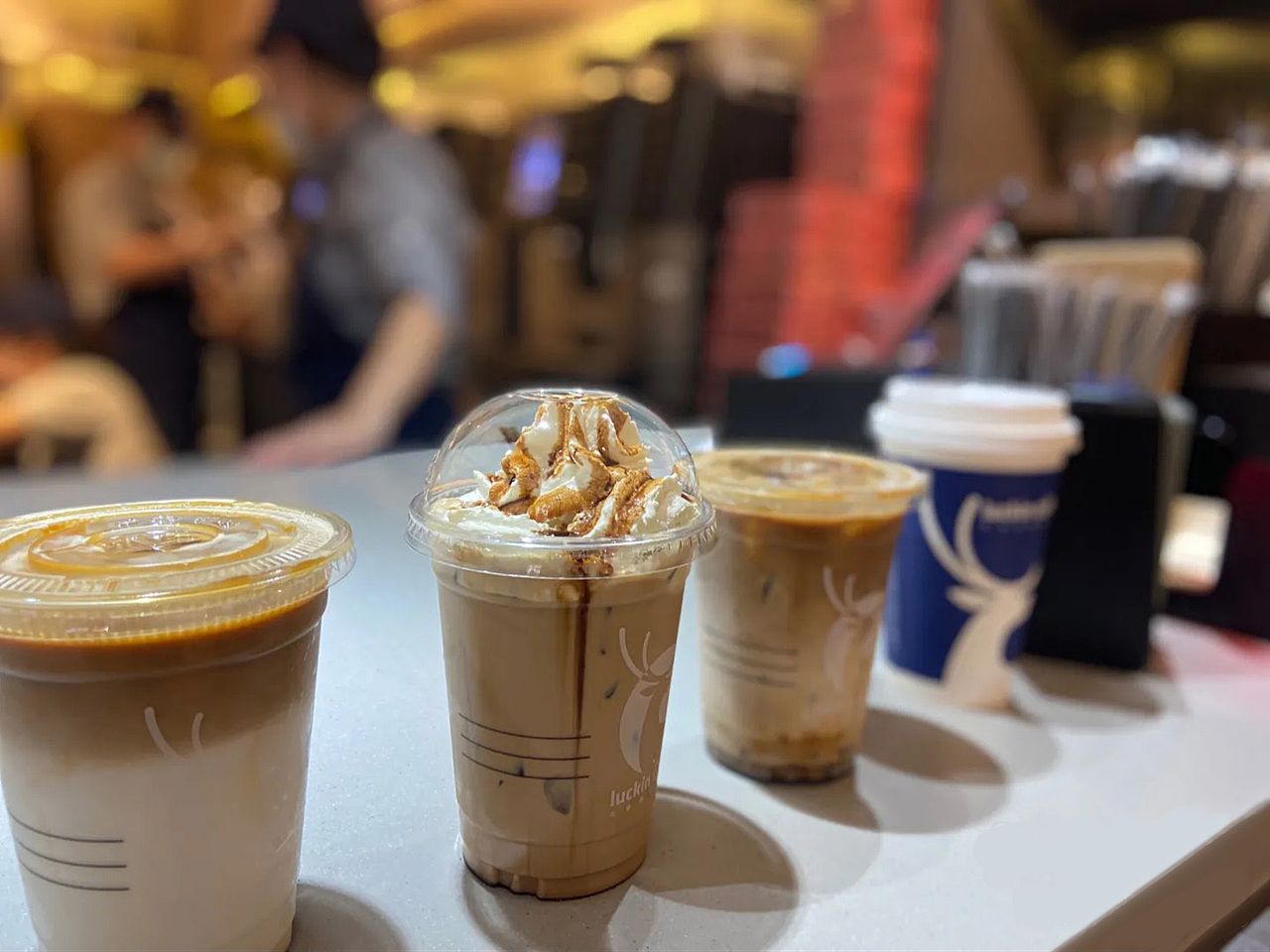 Luckin Coffee 瑞幸咖啡墙绘合集（一）（图ZMjA3NjA0NDU2） - 商业插画 - 站酷设计师梁皓南原创素材 - 站酷ZCOOL