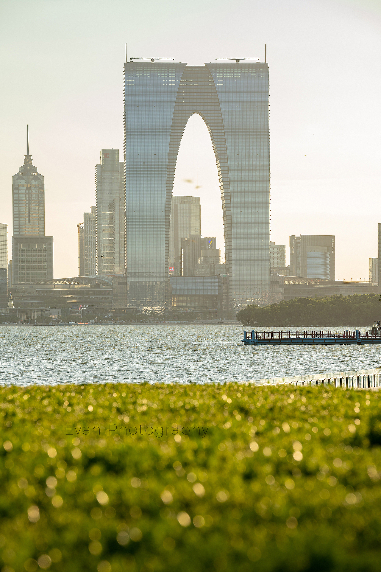 路过金鸡湖 拍秋裤