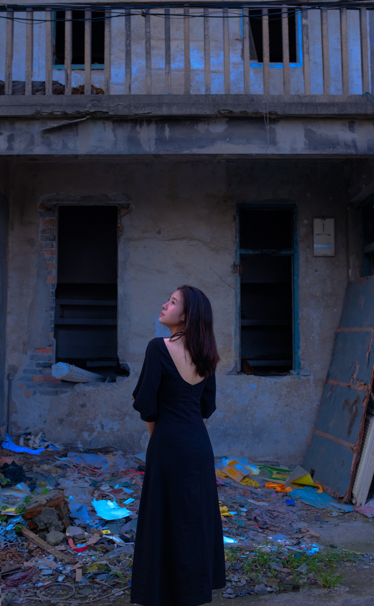 独自在海边的夜晚|摄影|人像|a形颗粒剂 - 原创作品 - 站酷 (zcool)