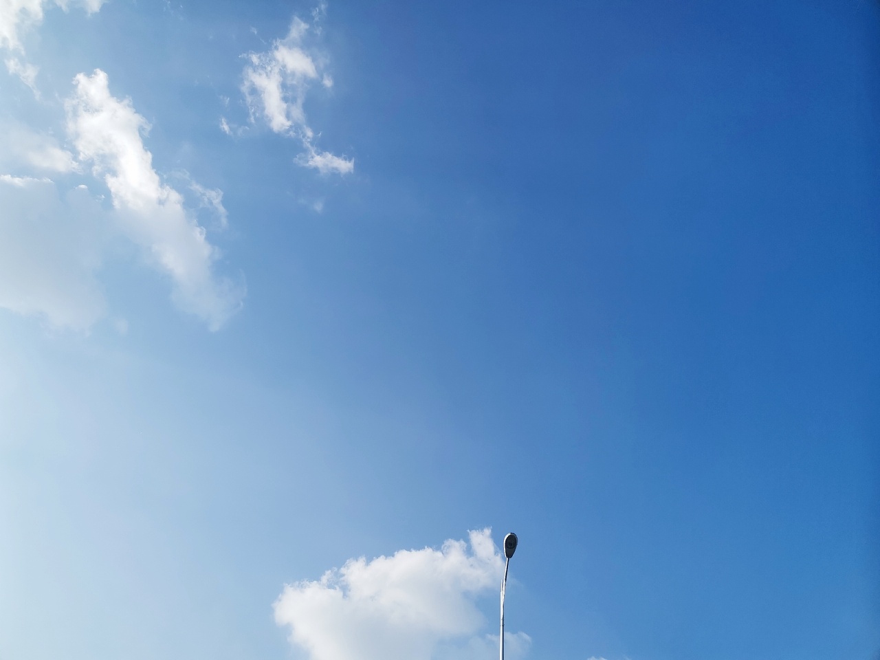 你和下午五点钟的天空一样干净且美好