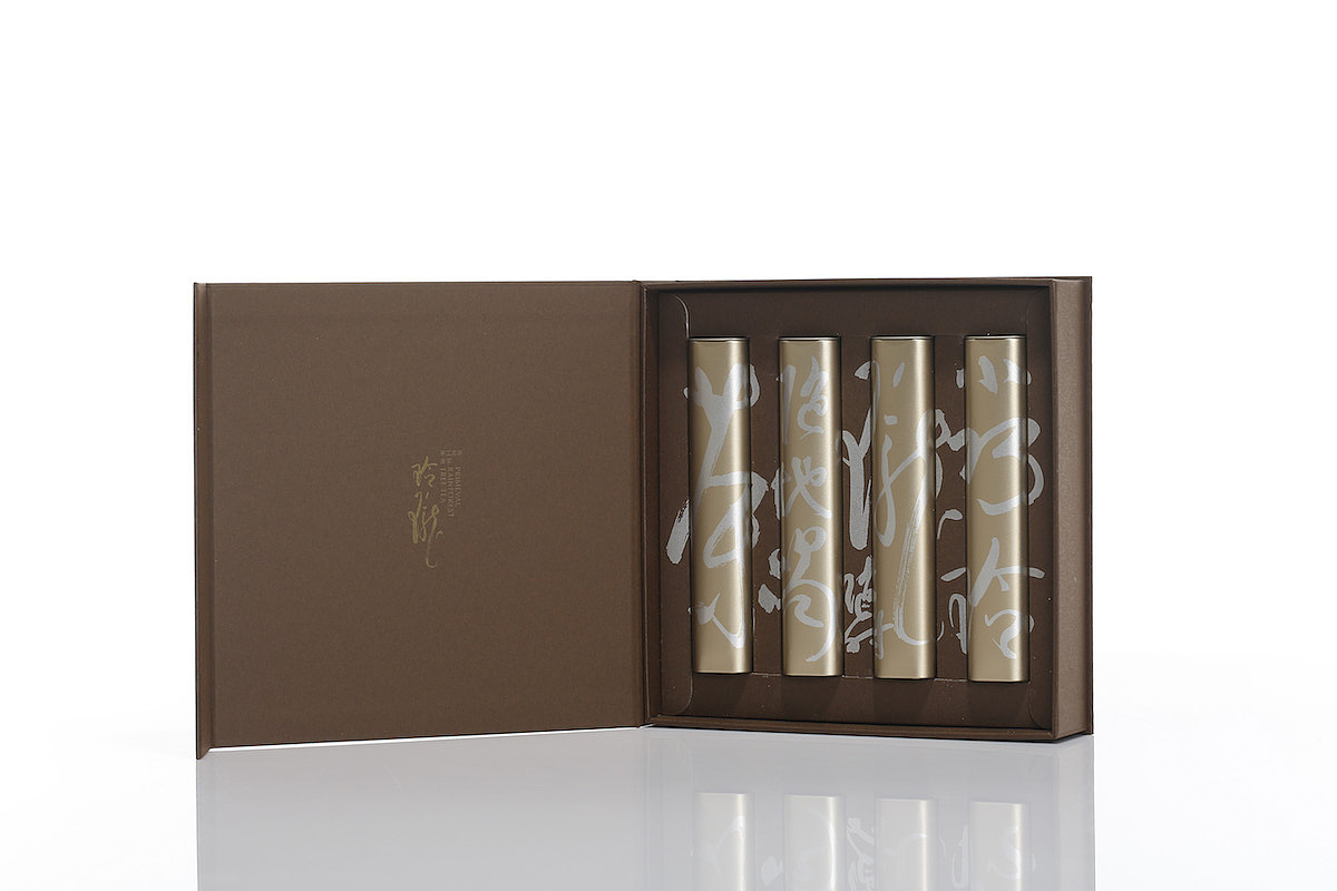 雨林古树茶紫电清霜玲珑茶猫布朗山1900包装策划