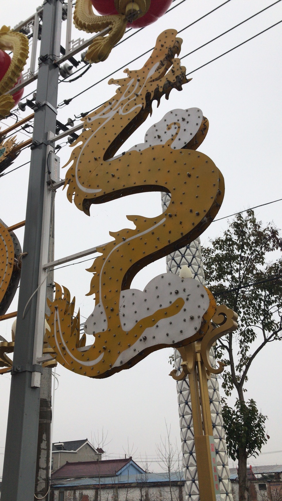 春节亮化路灯杆装饰龙造型穿孔字,凤凰灯杆造型装饰