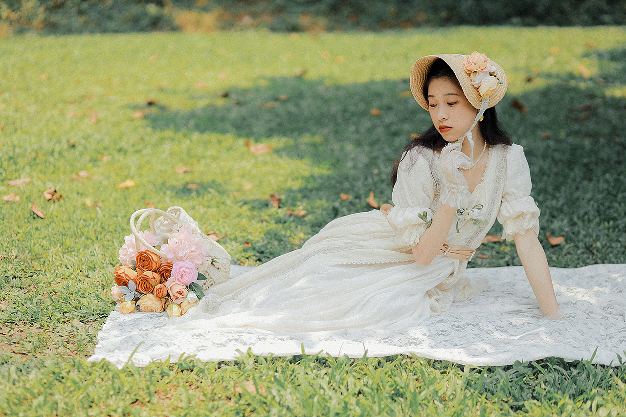 春日无事 只为花忙 法式复古少女写真