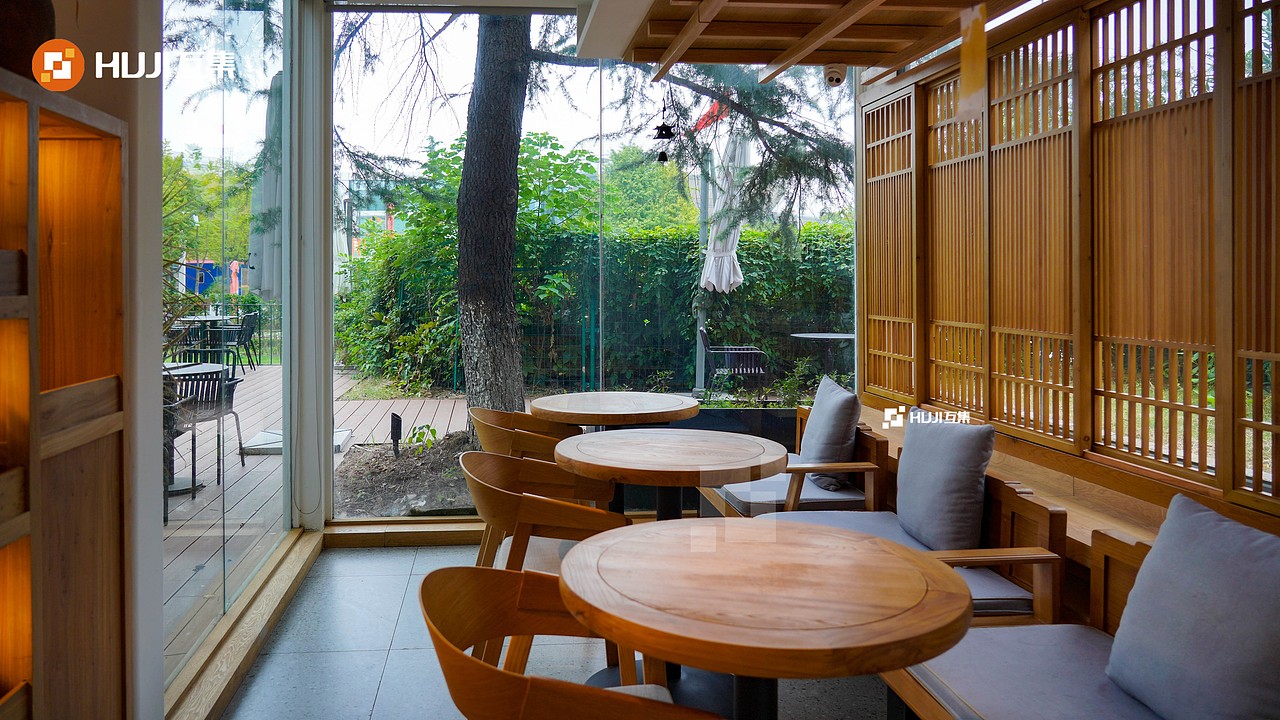 金陵图书馆·云几集装箱书房,在片刻的阅读时光里畅游