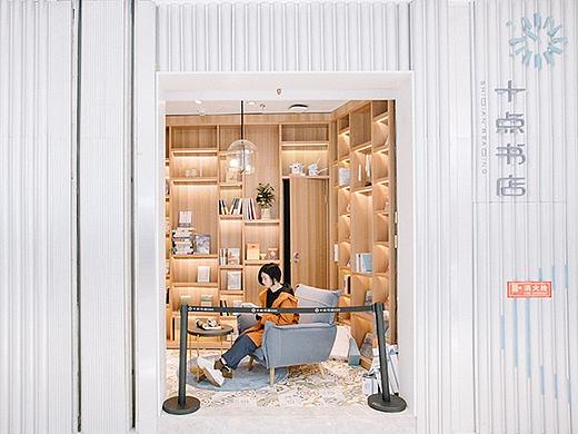 香港青年设计师“画龙点睛”，助推网红书店“落地”线下