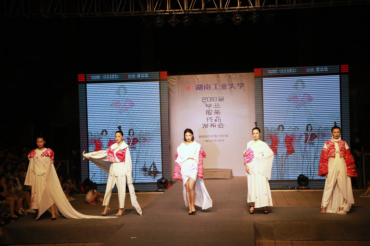 #2018毕业展#湖南工业大学2018届毕业服装作品发布会（图ZMTE4MzA2NjY4） - 人文/纪实摄影 - 站酷设计师梁小样原创素材 - 站酷ZCOOL