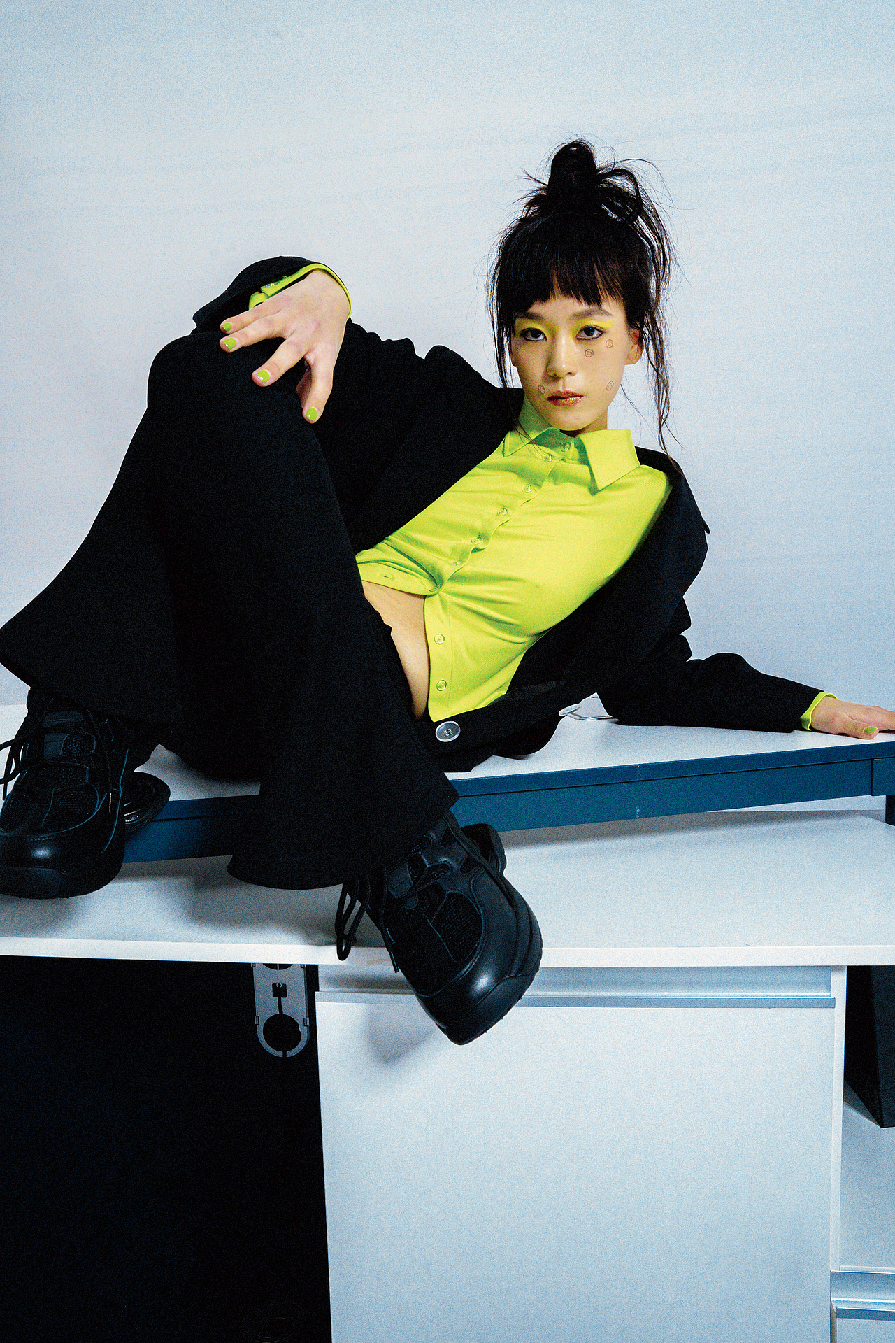 杂志拍摄丨A GRAPEKISS（图ZMjcwNTYzMDY0） - 时尚/艺术摄影 - 站酷设计师Deceiter原创素材 - 站酷ZCOOL