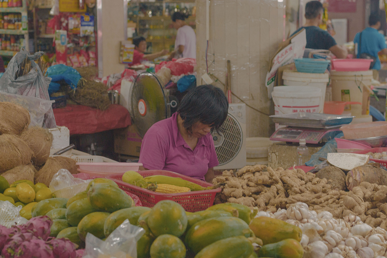 晚上七点的街市