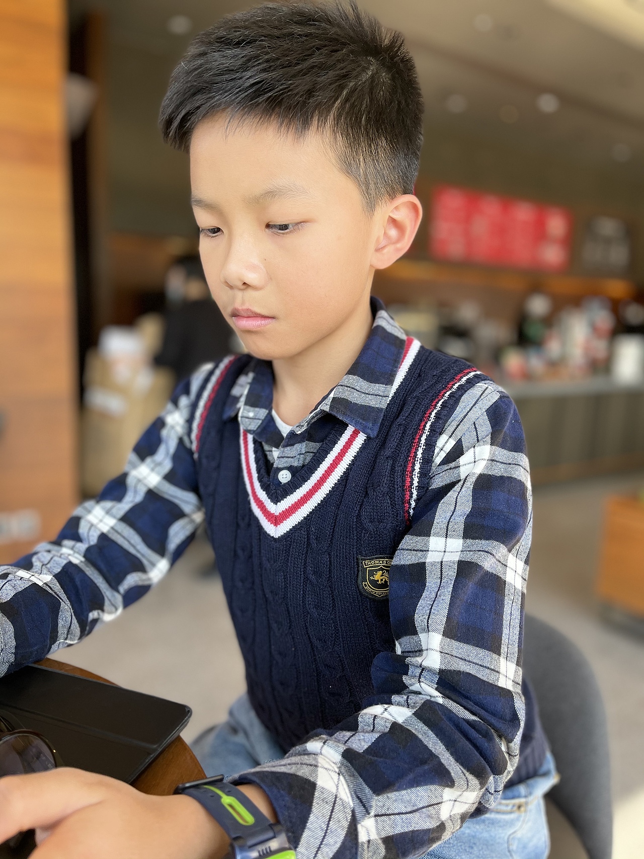 帥氣的弟弟（图ZMjM4MTU1MzI4） - 人像摄影 - 站酷设计师黄海霞1997原创素材 - 站酷ZCOOL