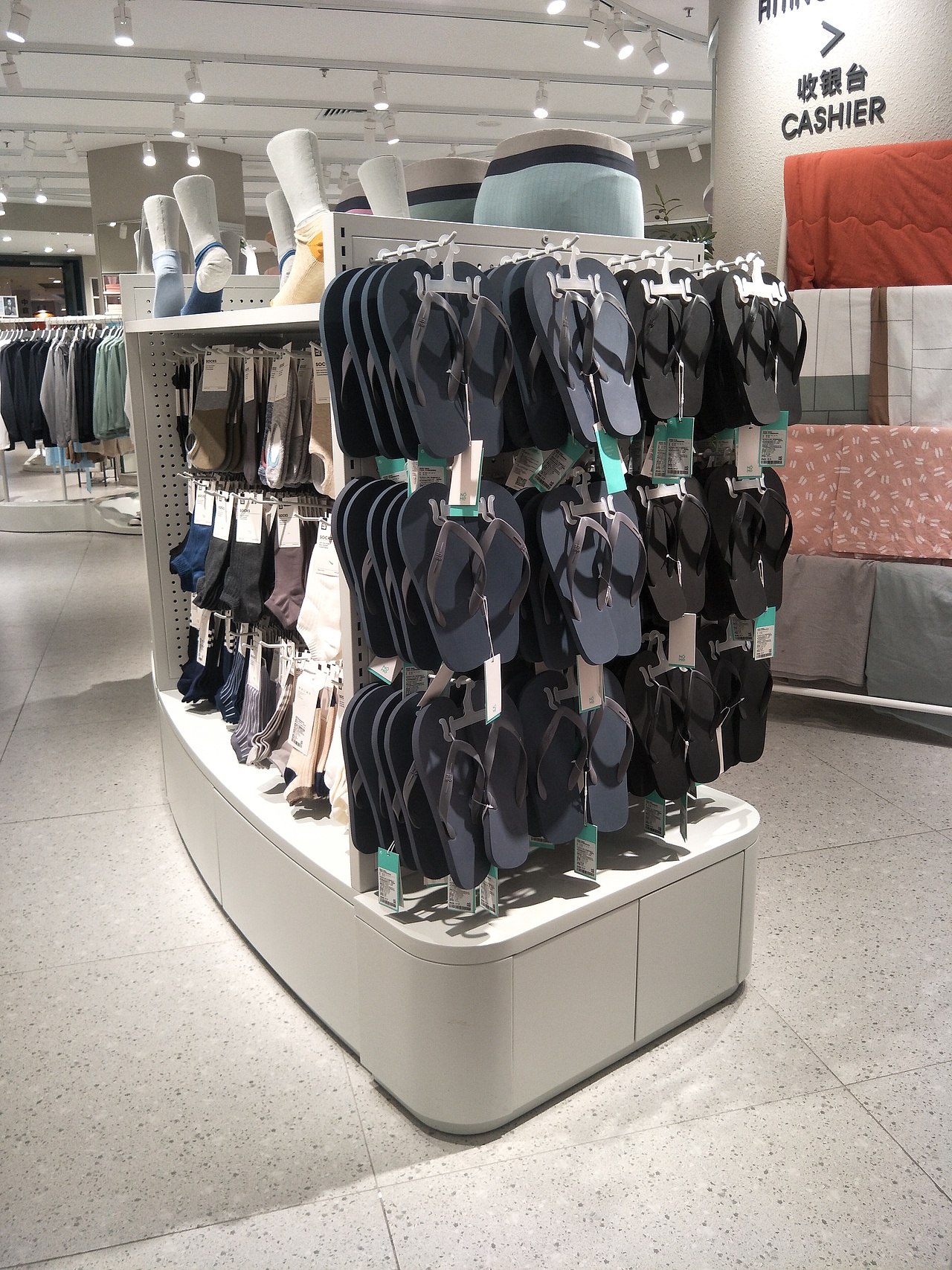 诺米货架，诺米货架出口，诺米店铺装修，NOME货架（图ZMTgxMzU5MjI0） - 工业用品/机械 - 站酷设计师壹品展示道具小尹原创素材 - 站酷ZCOOL