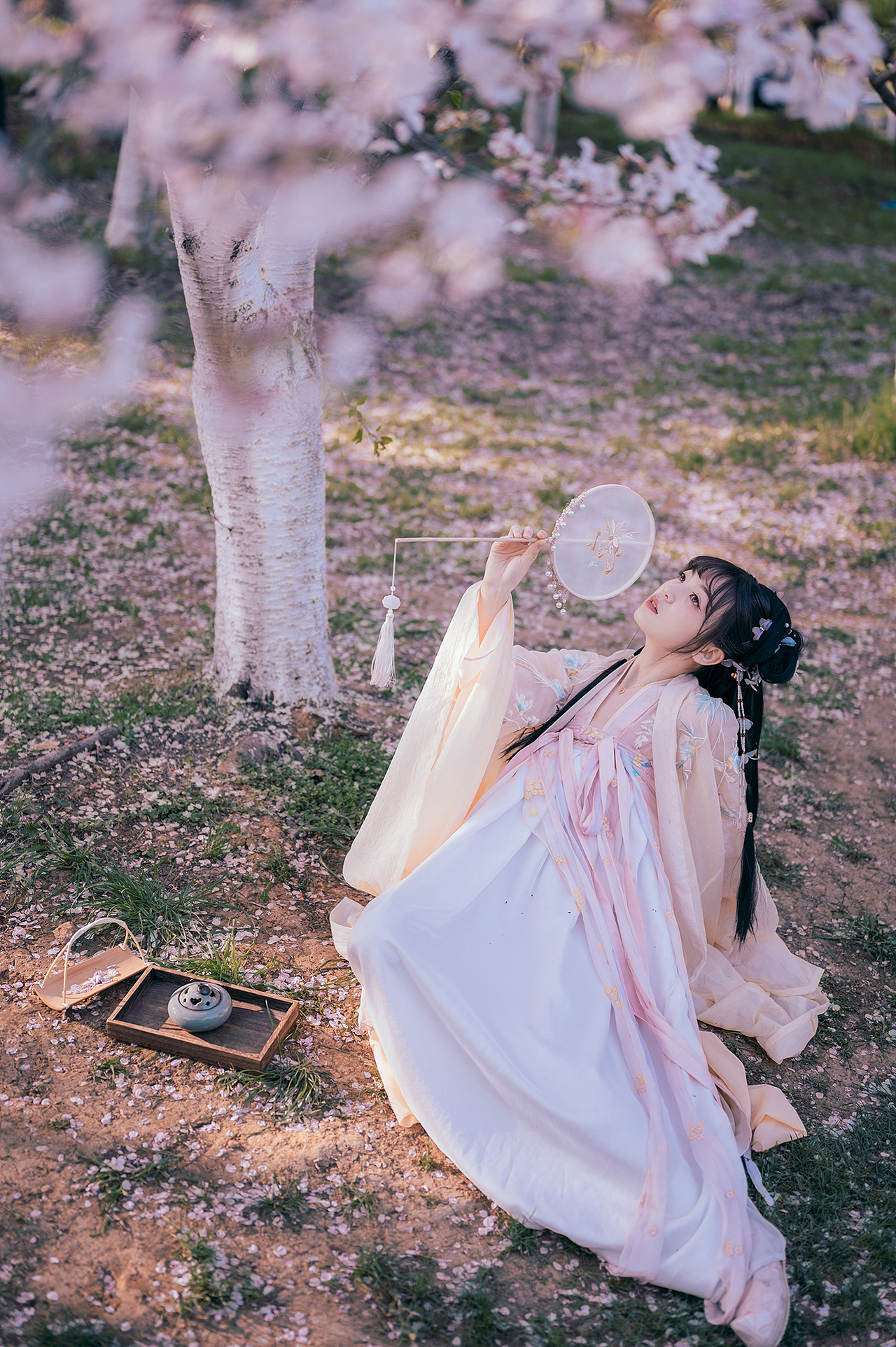 樱花落（图ZMjA0MzMxNjcy） - 人像摄影 - 站酷设计师拍照的青山原创素材 - 站酷ZCOOL