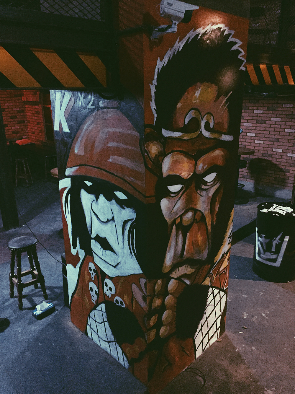 酒吧承重柱涂鸦|空间|家装设计|tpmall - 原创作品 - 站酷 (zcool)