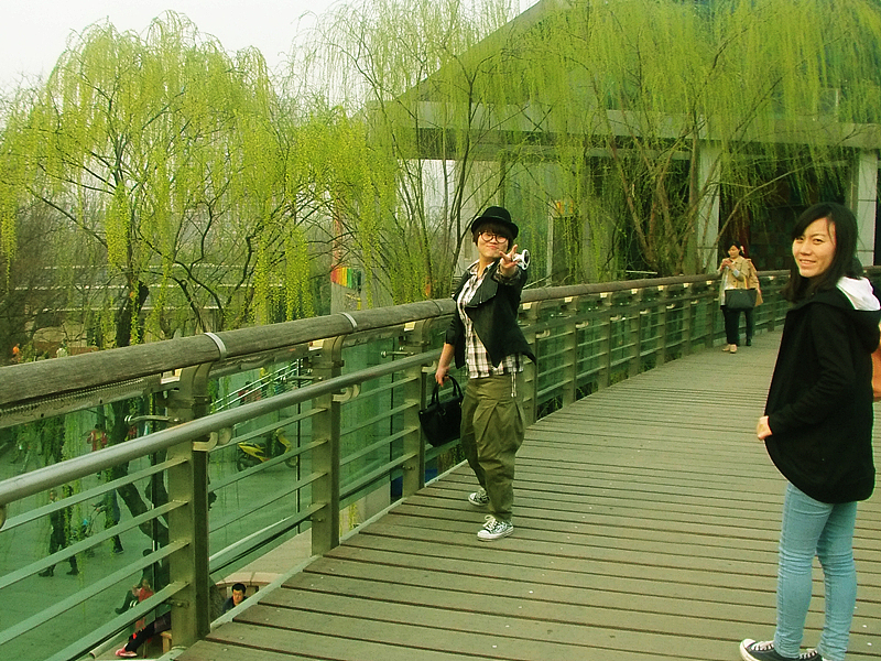 帅气的中性打扮_同伴