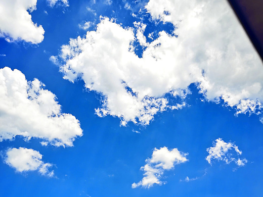 昆明广福路蓝天白云实拍