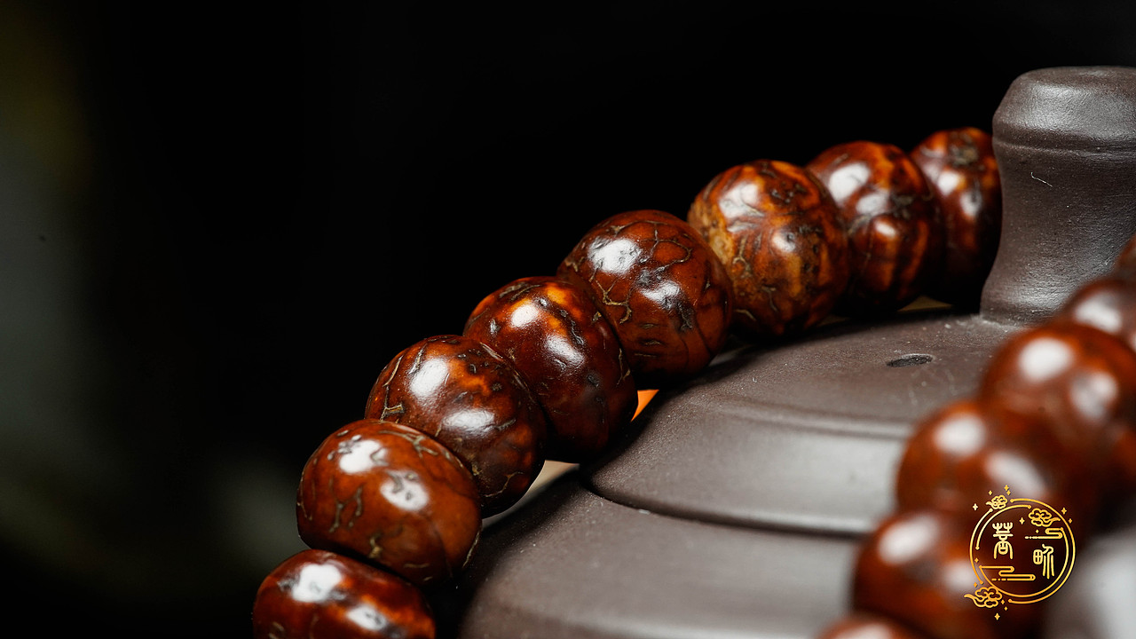 一串很老的手串拍摄练习