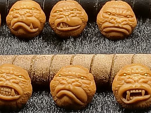 猴头核桃雕刻