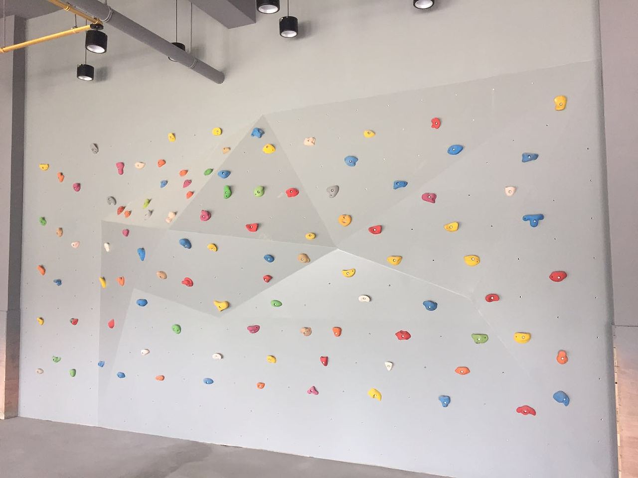 儿童体能测试攀岩墙设计制作