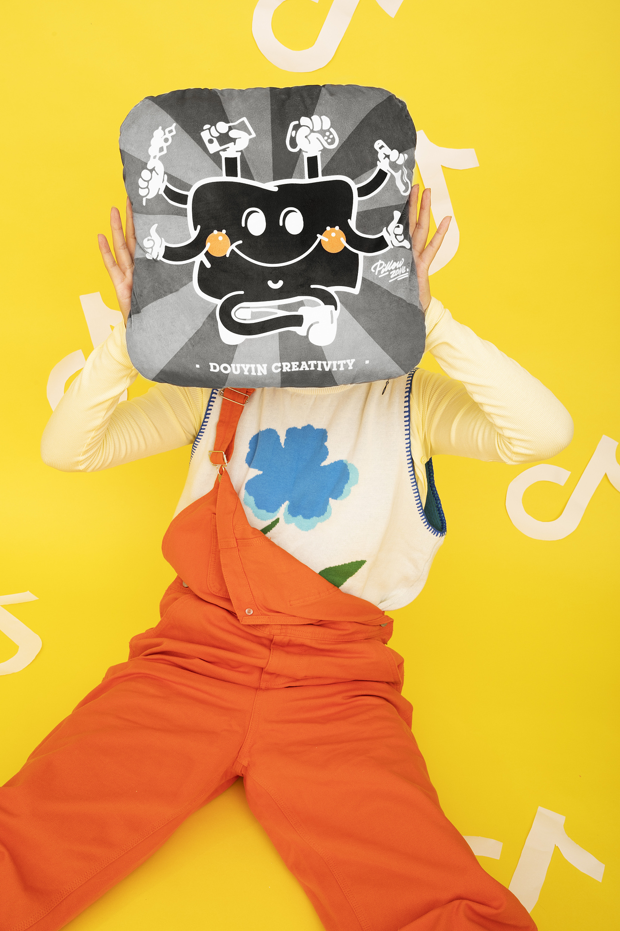 商業(yè)拍攝｜抖音文創(chuàng)??Double.H 抱枕毯子拍攝（圖ZMjU3MzIyNTY0） - 產(chǎn)品攝影 - 站酷設(shè)計(jì)師DoubleH視覺原創(chuàng)素材 - 站酷ZCOOL