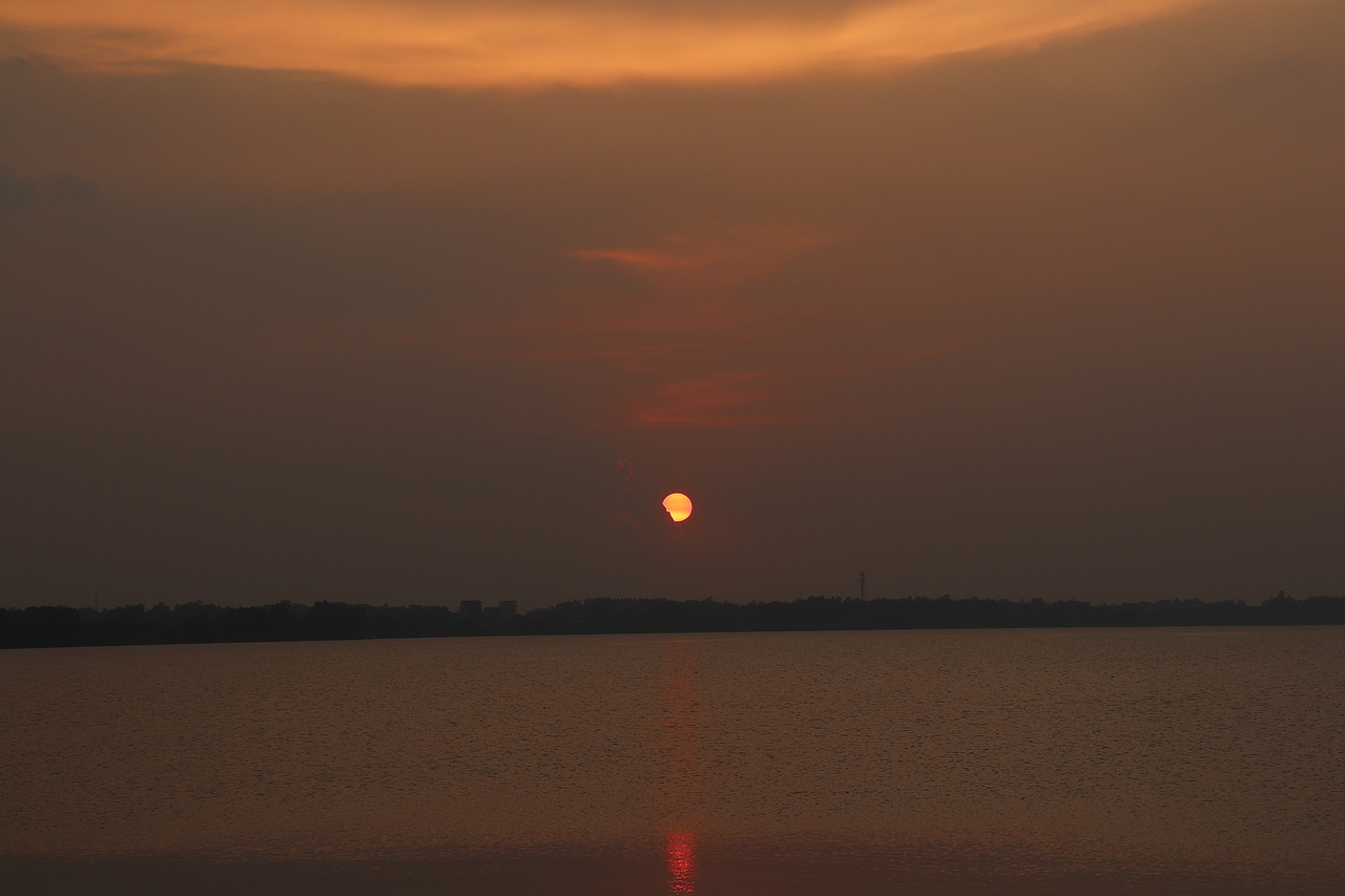 茂名露天矿晚霞