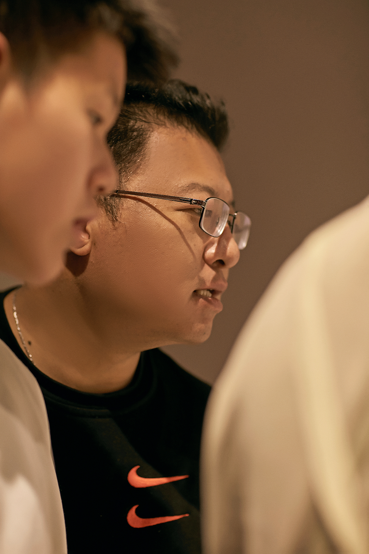 父爱如山（图ZMjQ2OTU5MTA4） - 人像摄影 - 站酷设计师深夜照相馆原创素材 - 站酷ZCOOL