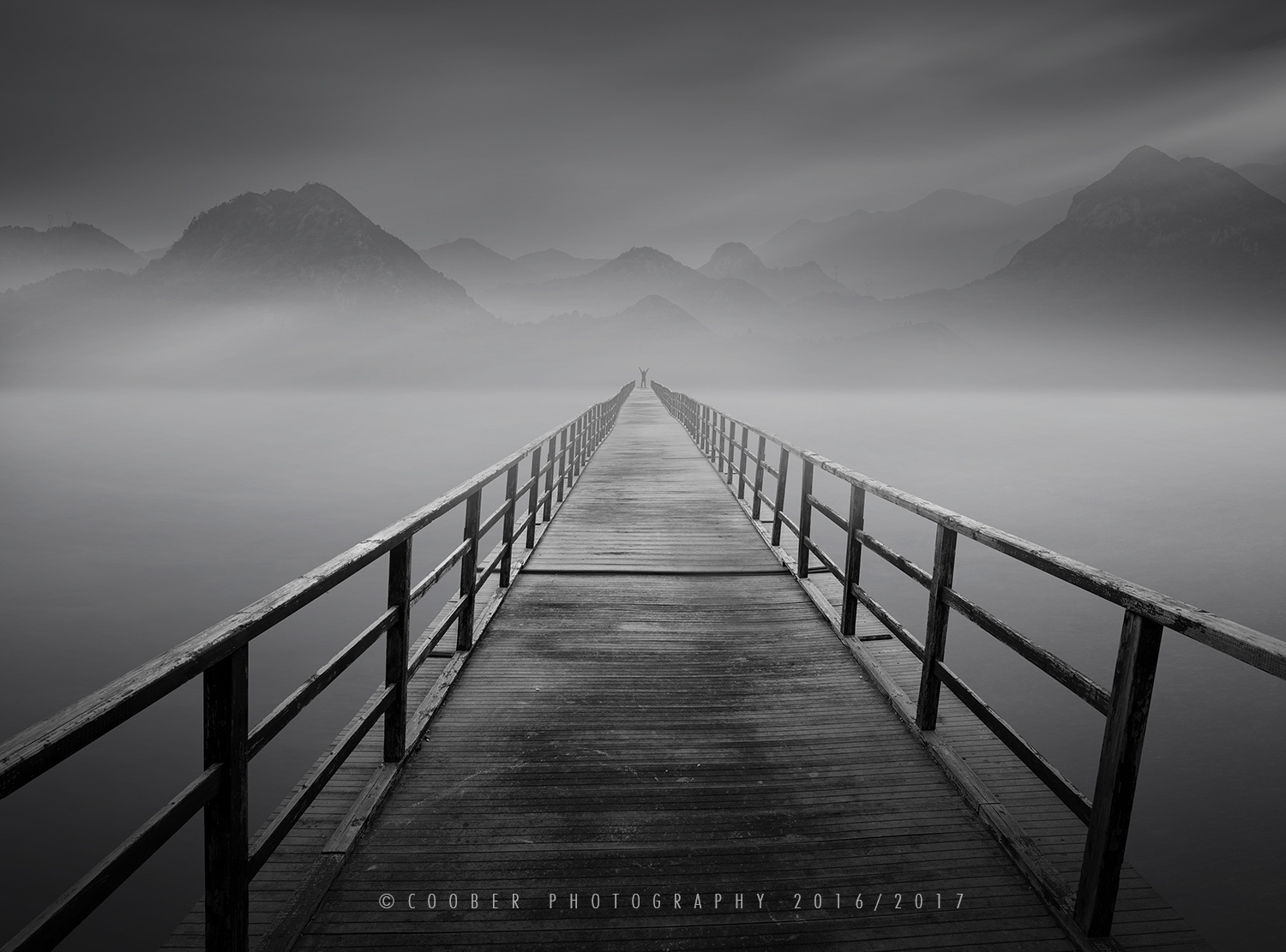 黑白极简海景风光