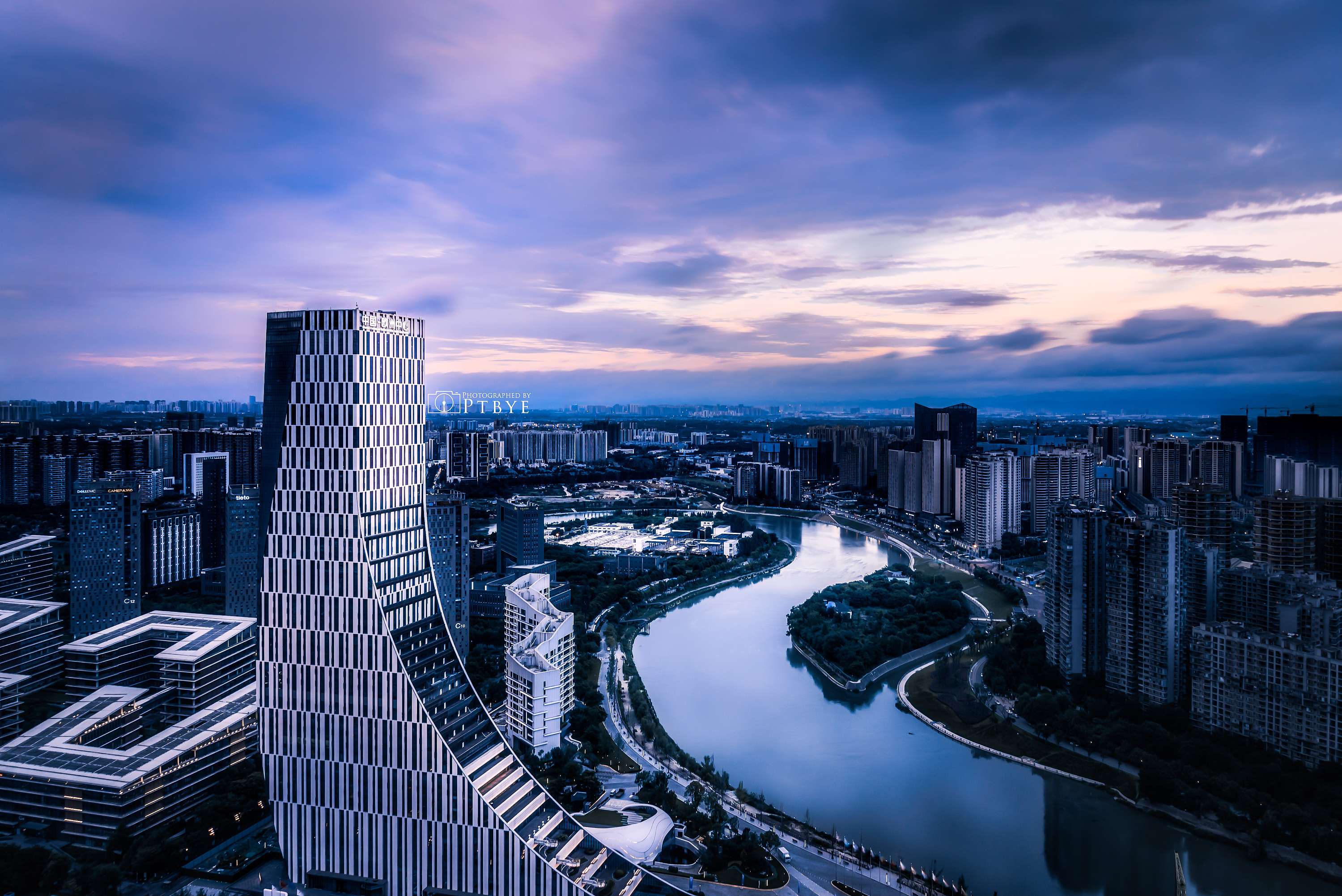 美年广场的三个视角