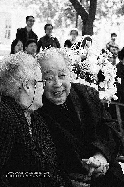 《婚礼感人至深一瞬间-I》新闻纪实婚礼摄影陈昕Simon Chen(婚礼纪实跟拍)（图ZMzY0NTgxMg==） - 人像摄影 - 站酷设计师婚礼摄影师陈昕原创素材 - 站酷ZCOOL