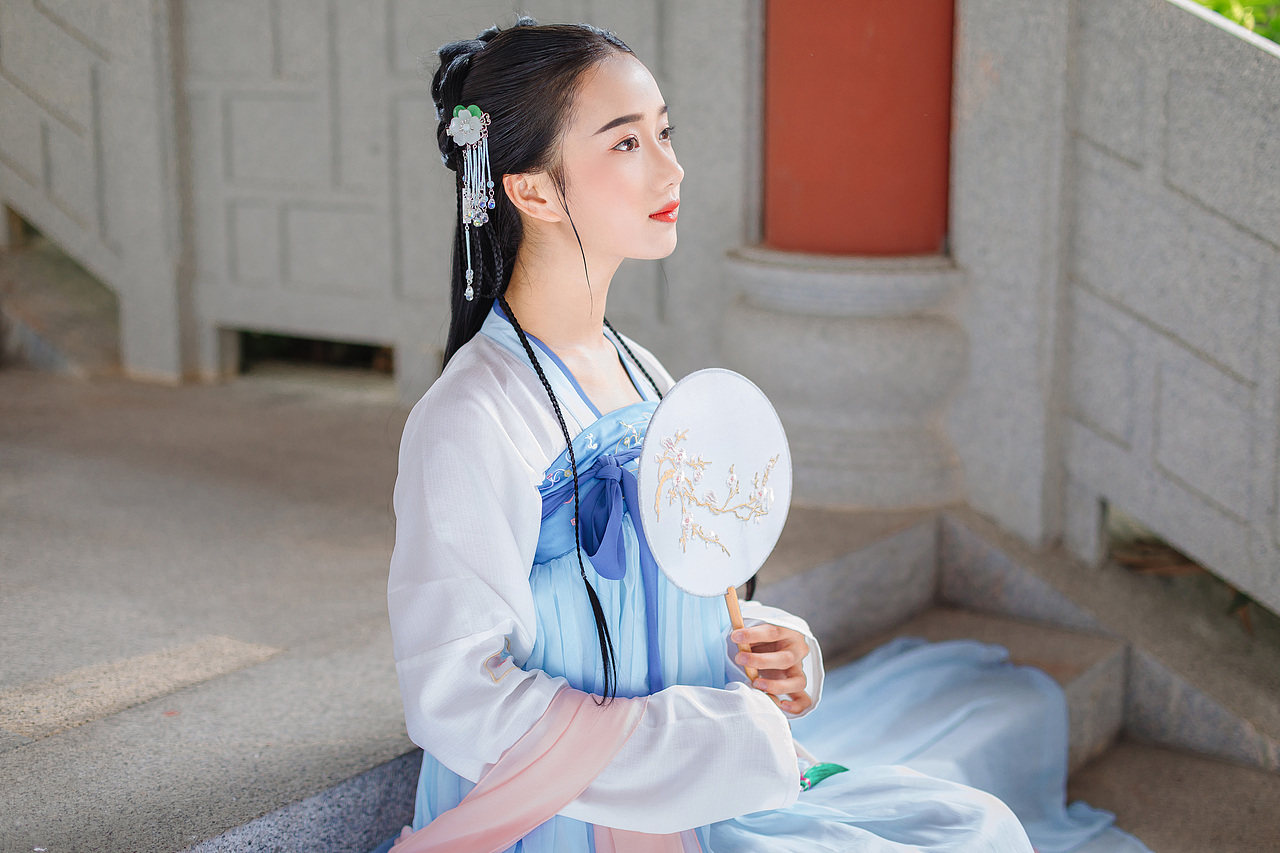 【汉服】汉裳芳华-清平调 齐胸襦裙（图ZMTE3MDY5MTA4） - 人像摄影 - 站酷设计师小肥熙熙爸爸原创素材 - 站酷ZCOOL