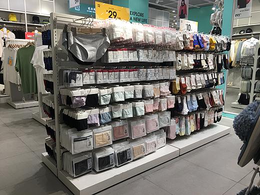 精品店NOME诺米饰品店货架布局门店装修技巧