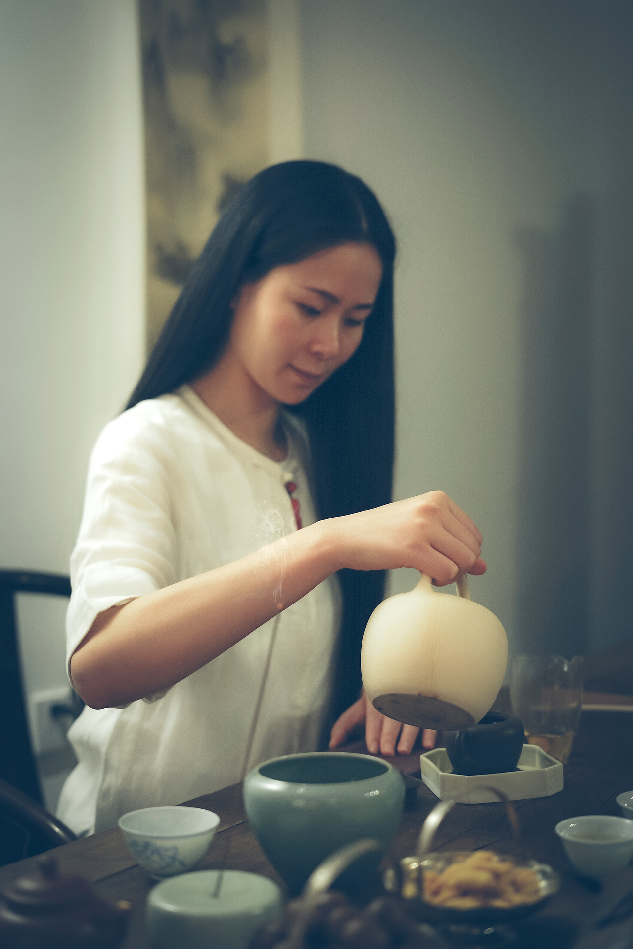 劝君更尽一杯茶（图ZOTk2OTgwODA=） - 人像摄影 - 站酷设计师Punemayu原创素材 - 站酷ZCOOL