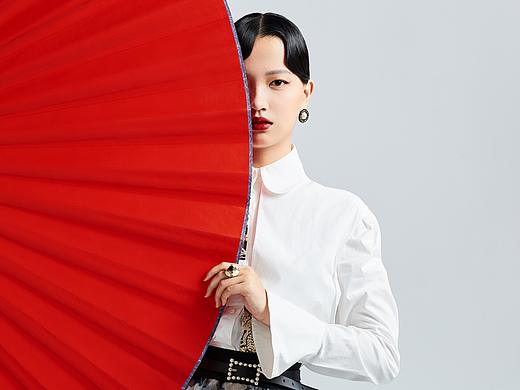 《红》