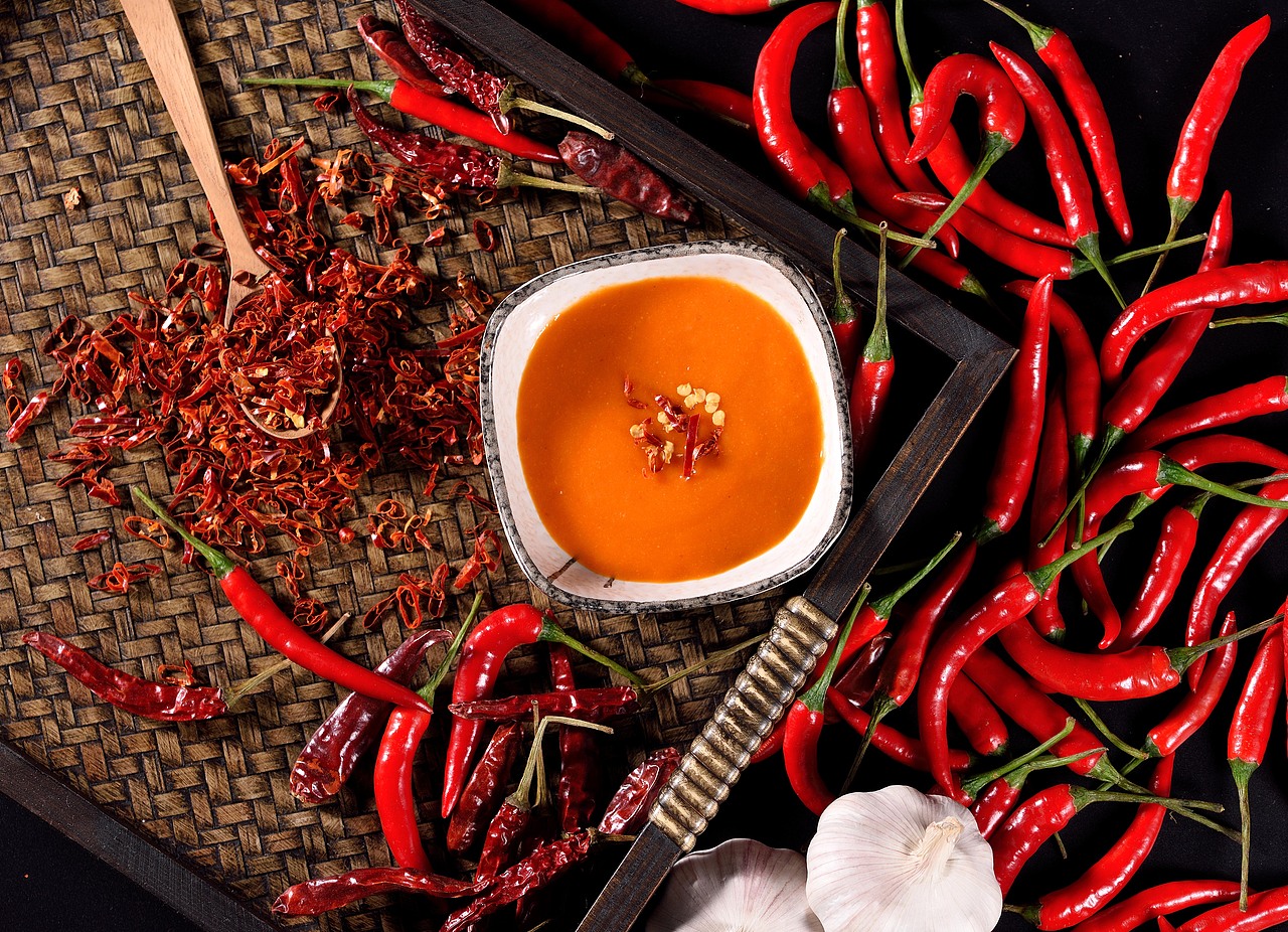 辣酱（图ZOTQ2Mzc2Njg=） - 产品摄影 - 站酷设计师YUM小白原创素材 - 站酷ZCOOL