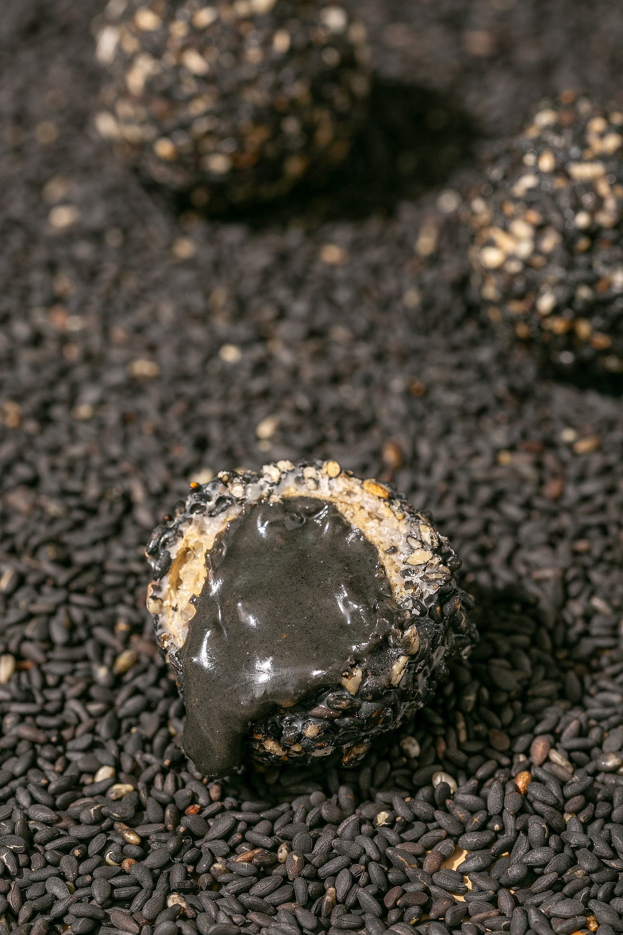 流心黑芝麻丸（图ZMjg4NzQyMjUy） - 美食摄影 - 站酷设计师周大侠侠侠侠原创素材 - 站酷ZCOOL