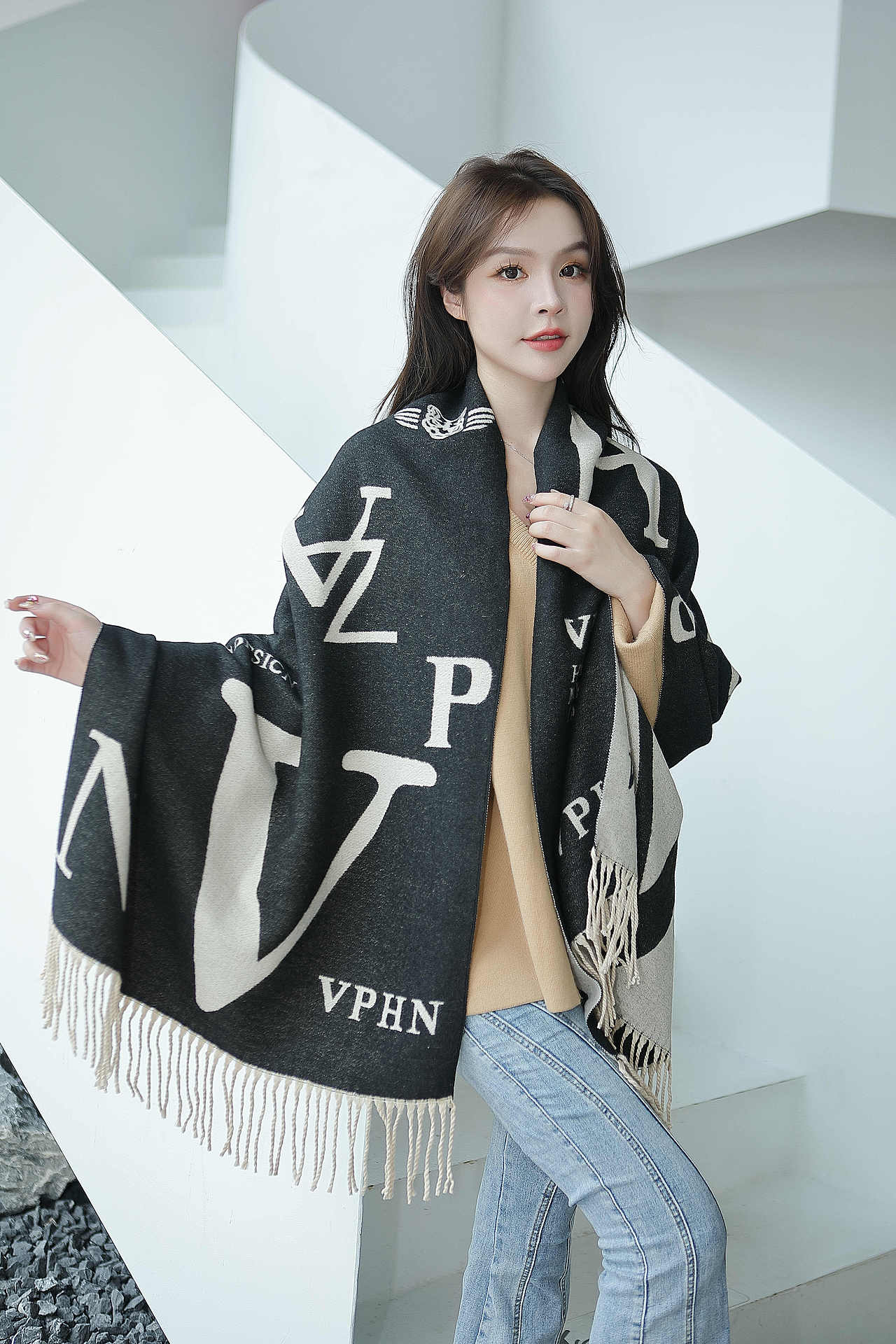 广州金也摄影-模特包包鞋子围巾帽子手套服装摄影拍摄（图ZMzExNzUxMjY4） - 人像摄影 - 站酷设计师摄影师SamKing原创素材 - 站酷ZCOOL