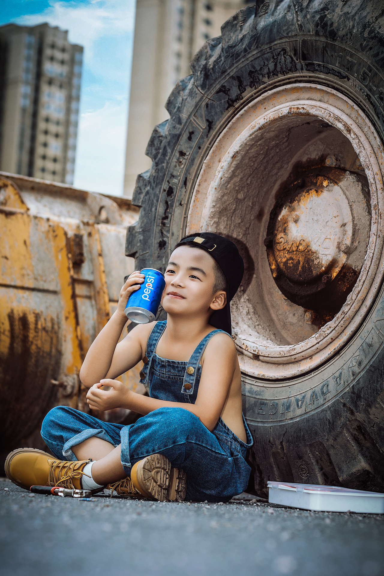 开着保时捷去修挖掘机的修理工（图ZMzE3OTUzNDQ0） - 人像摄影 - 站酷设计师王艺萌原创素材 - 站酷ZCOOL