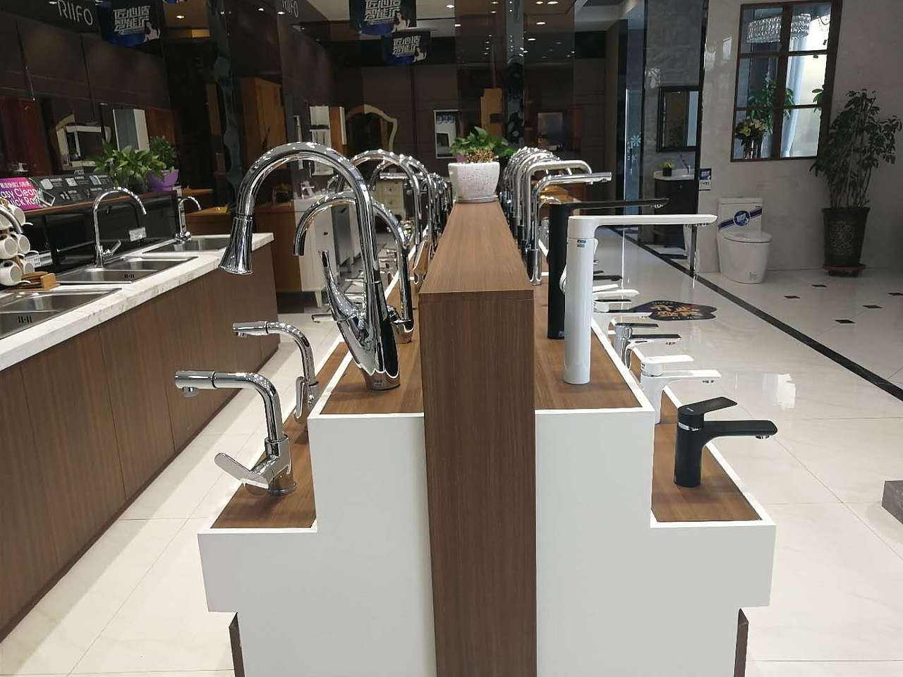 日丰卫浴专卖店&门店实景摄影精选（图ZMTcxNTE2ODQ4） - 环境/建筑摄影 - 站酷设计师日丰卫浴YY原创素材 - 站酷ZCOOL