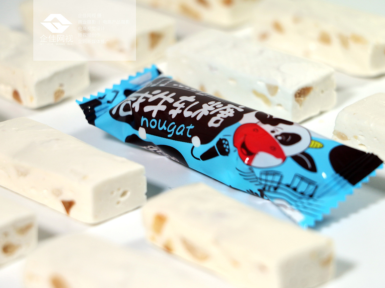 2020太苦，來點甜的（圖ZMjM3NTAyMTA4） - 產(chǎn)品攝影 - 站酷設(shè)計師淺色_格子原創(chuàng)素材 - 站酷ZCOOL